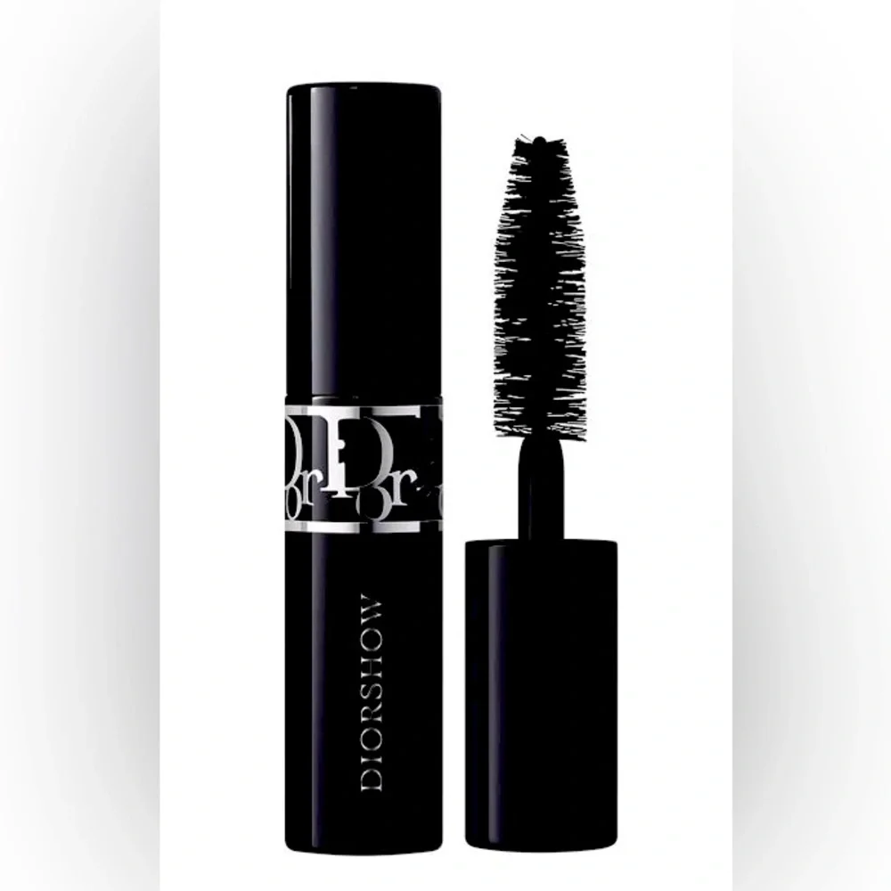 DIORSHOW 24h Buildable VolumeMascara Lash-by-Lash;90% Natural-Origin Ingredients
